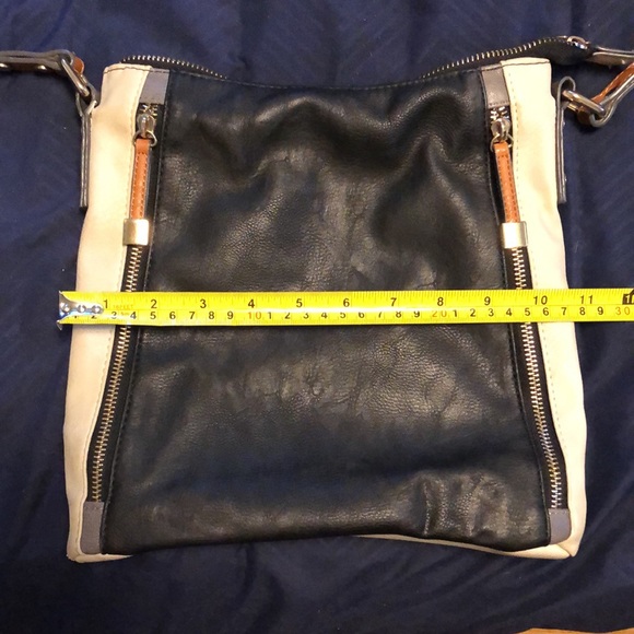 Maurices crossbody purse. - Picture 6 of 9